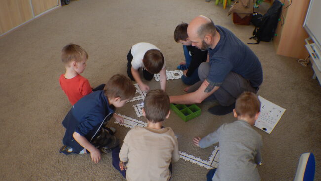 KLUBY NADANÝCH DĚTÍ